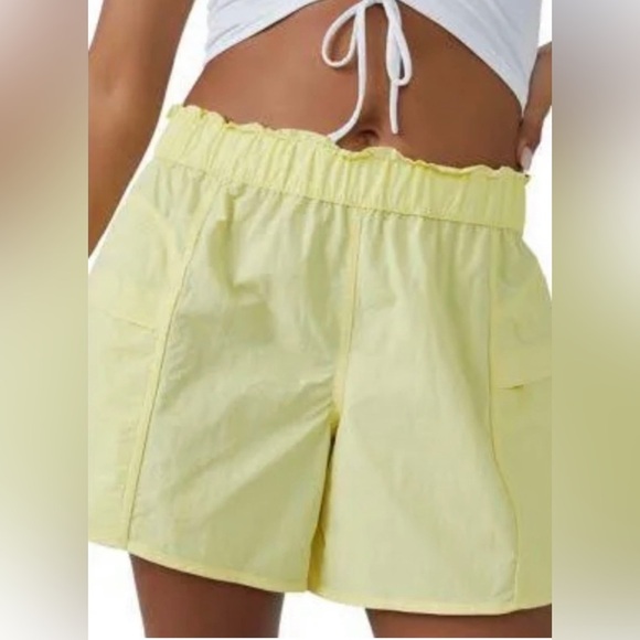 Free People Movement In The Wild Cargo Shorts Size S NWOT - Picture 2 of 12